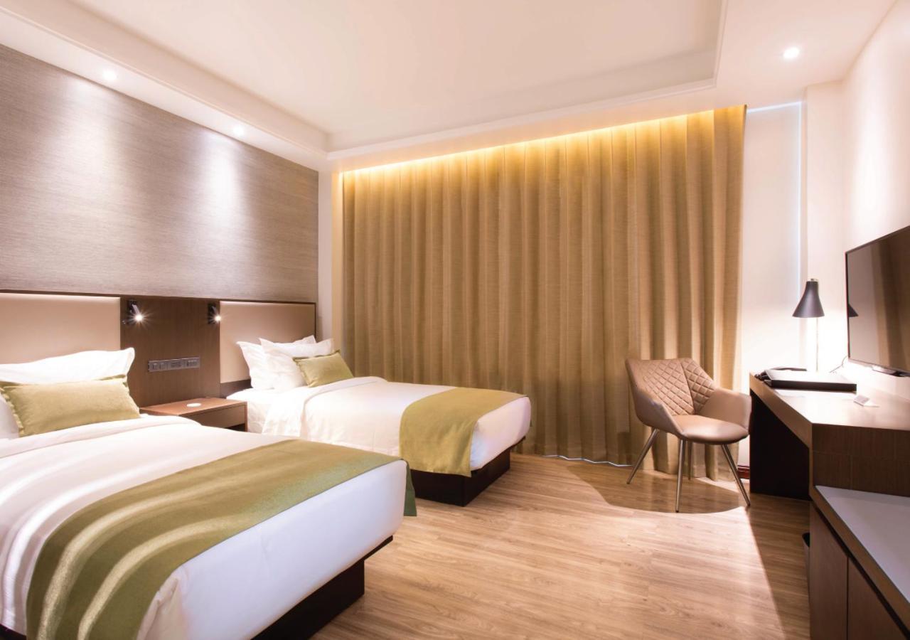 The Marison Hotel Legazpi Exteriér fotografie